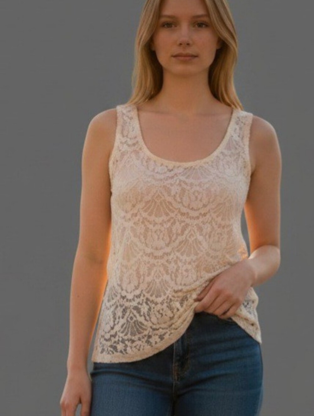 NWT CHLOE K Sleeveless Lace Mock-Neck Camisole in Ivory - Picture 3 of 6